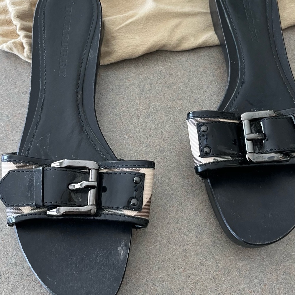 Burberry Black and Tan Women's Sandals
